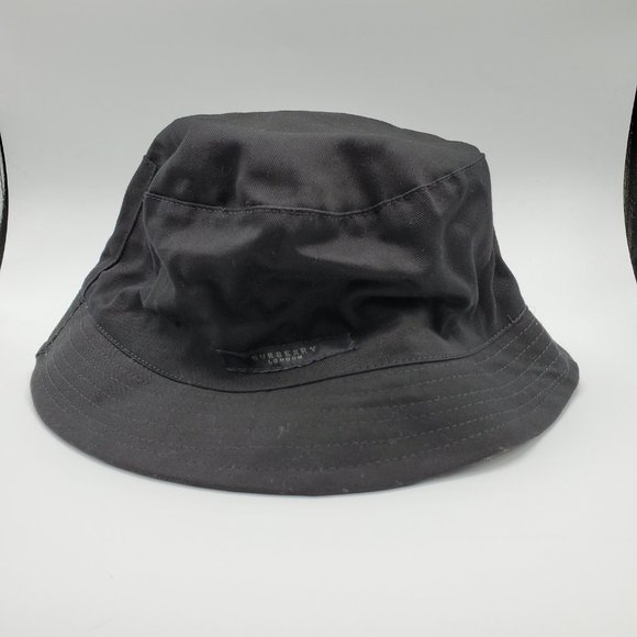 Burberry London Check reversible Bucket Hat (Black) (UNISEX)